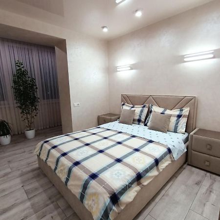 2К Шикарний Люкс! Apartment Khmelʼnytsʼkyy Bagian luar foto