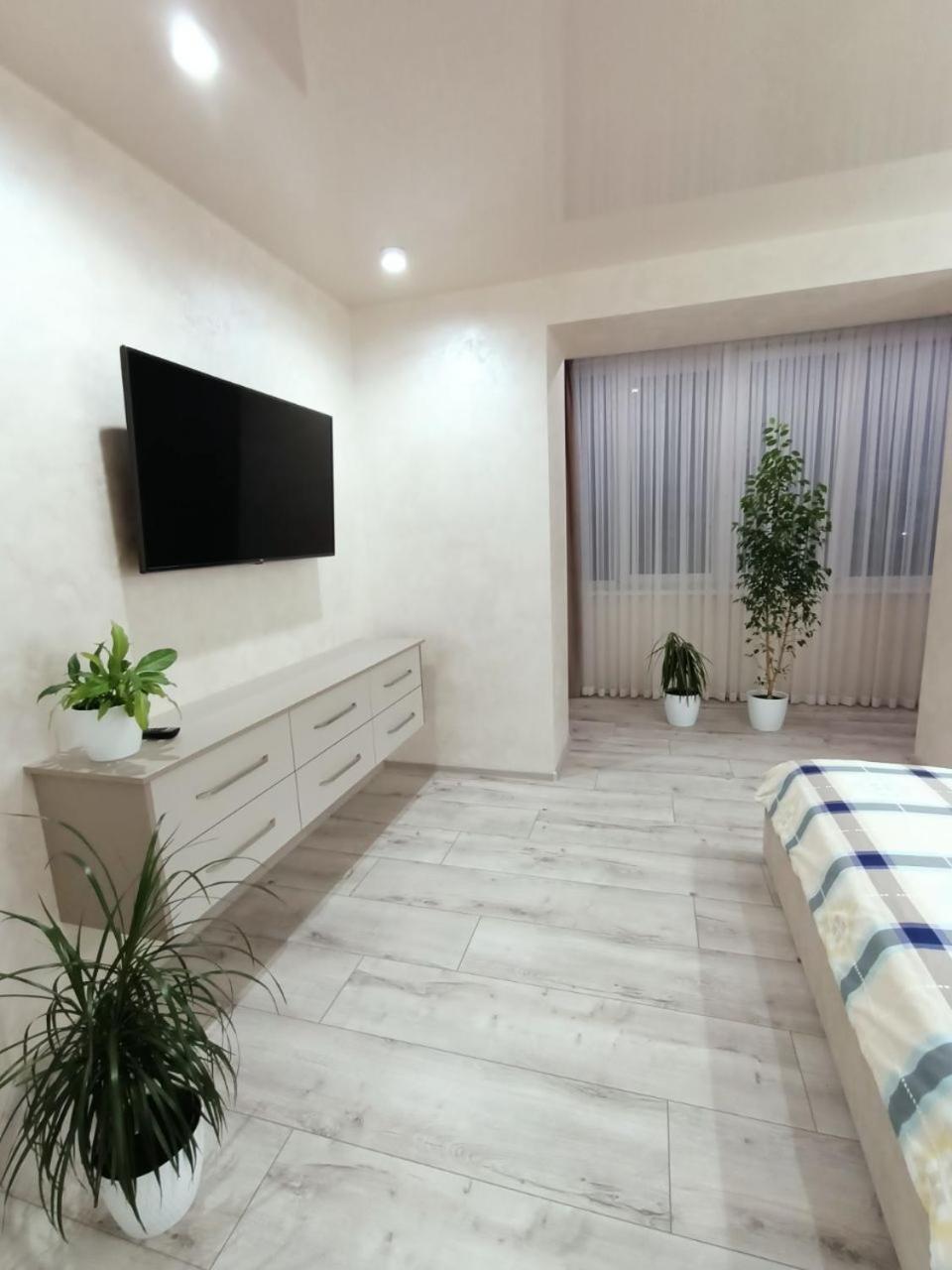 2К Шикарний Люкс! Apartment Khmelʼnytsʼkyy Bagian luar foto