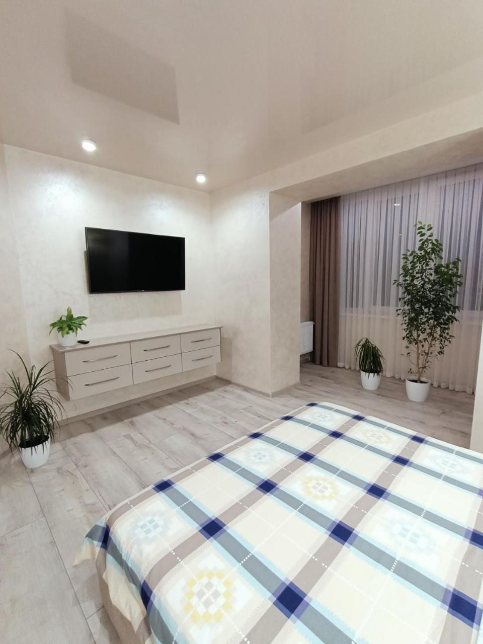2К Шикарний Люкс! Apartment Khmelʼnytsʼkyy Bagian luar foto