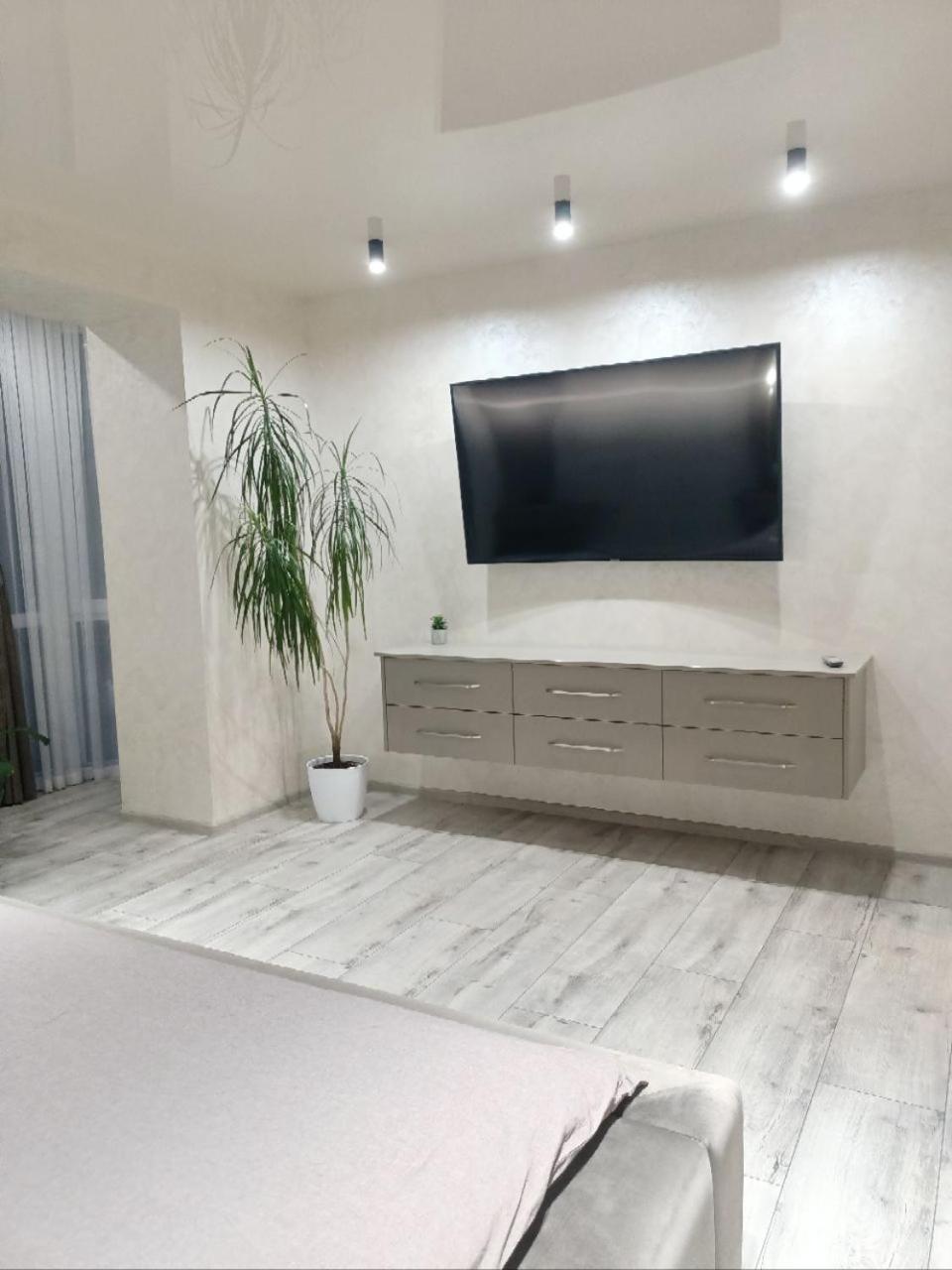 2К Шикарний Люкс! Apartment Khmelʼnytsʼkyy Bagian luar foto